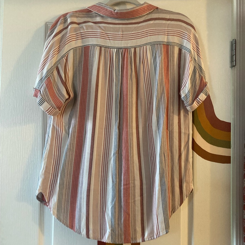 Target - Universal Thread button up top - Picture 2 of 3